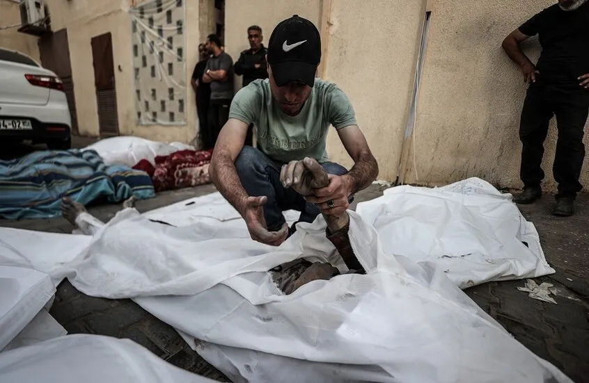 جيش الإحتلال يسلم جثامين 15 فلسطينيا ضمن صفقة التبادل